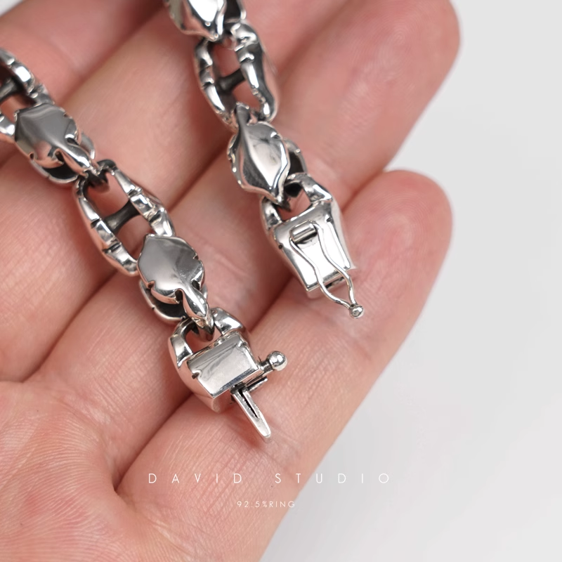 FLEUR TAIL PATTERN BRACELET