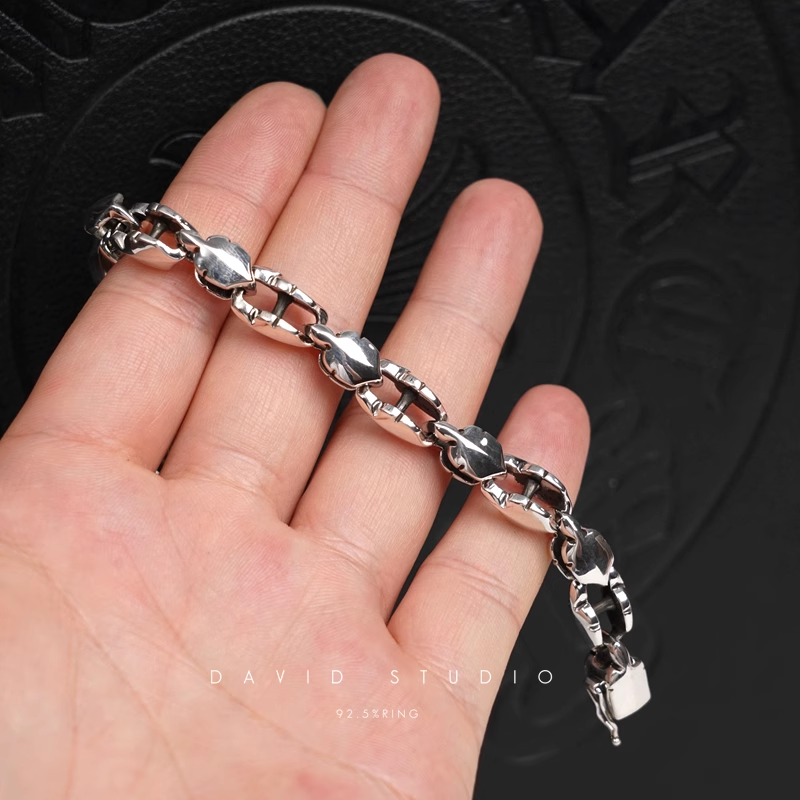 FLEUR TAIL PATTERN BRACELET