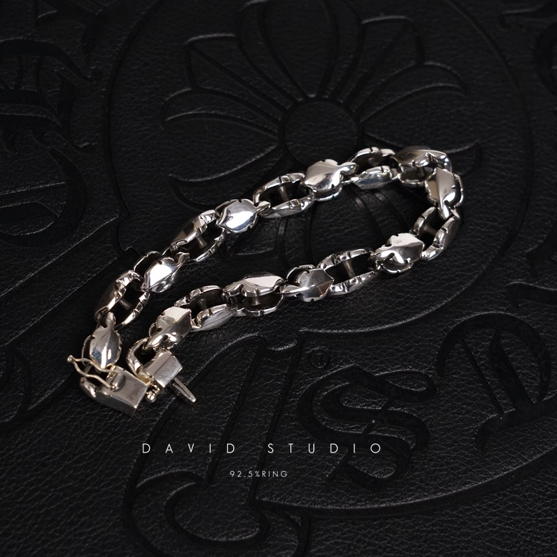FLEUR TAIL PATTERN BRACELET