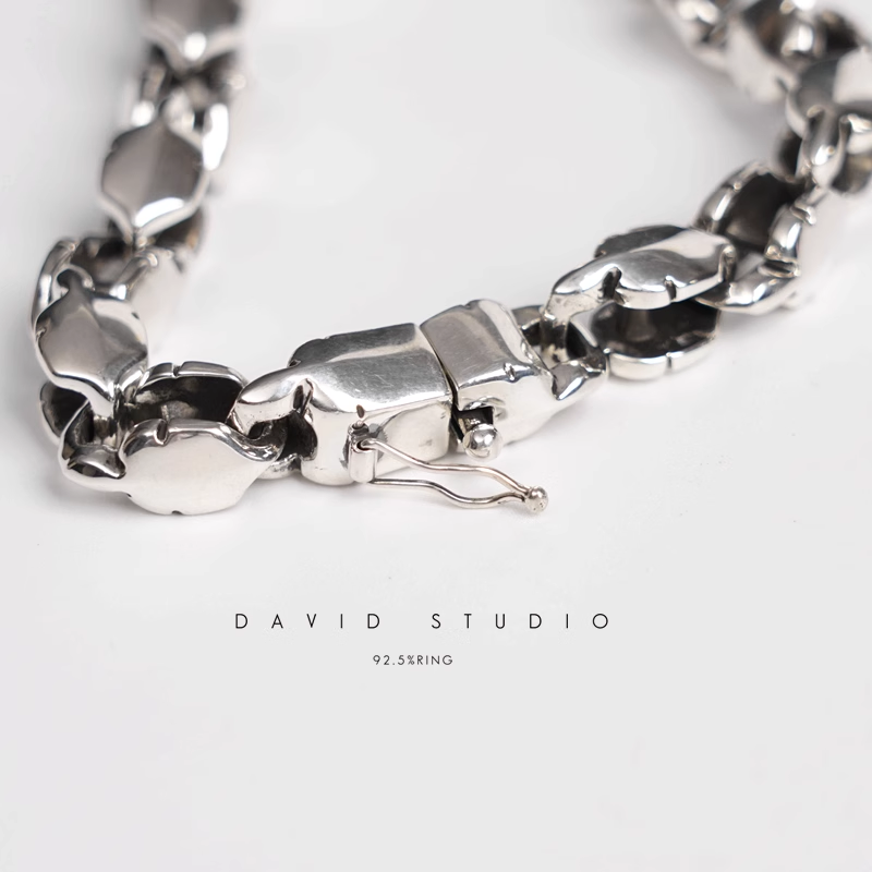FLEUR TAIL PATTERN BRACELET