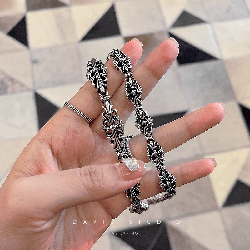 DOUBLE CROSS PATTERN BRACELET