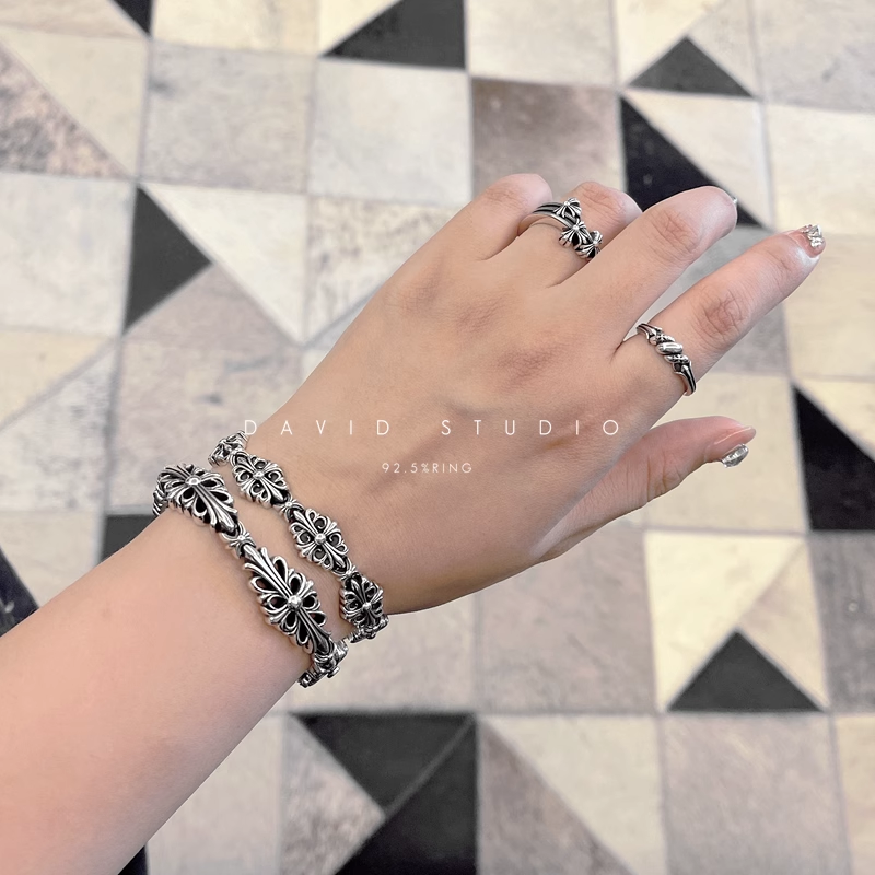DOUBLE CROSS PATTERN BRACELET