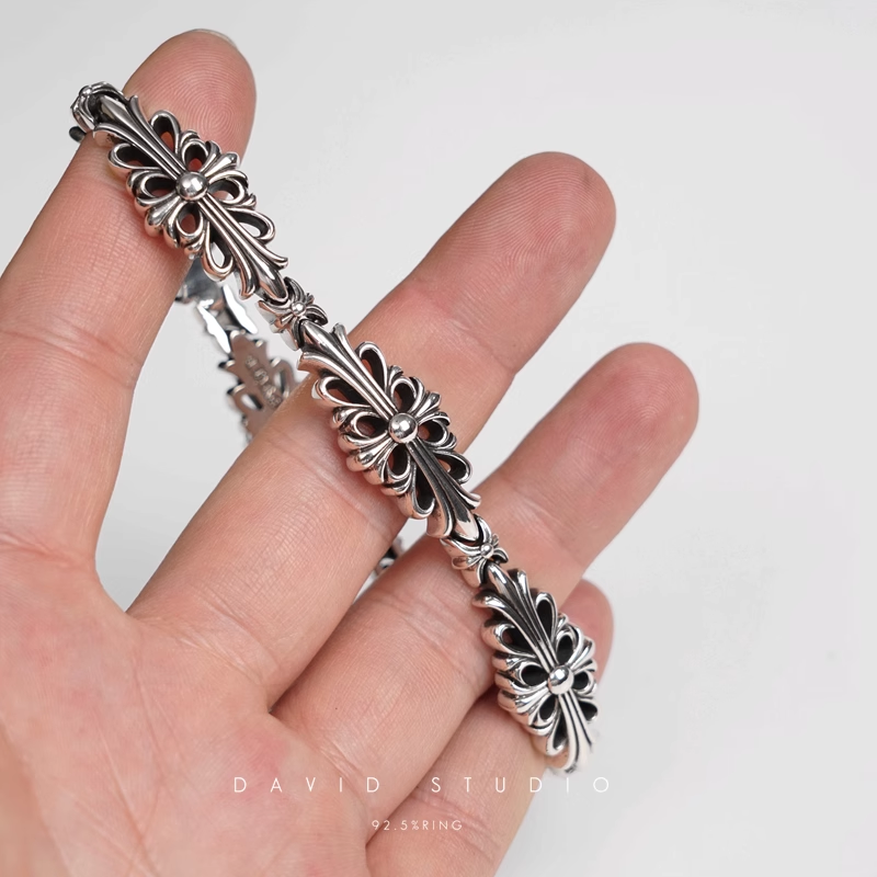 DOUBLE CROSS PATTERN BRACELET
