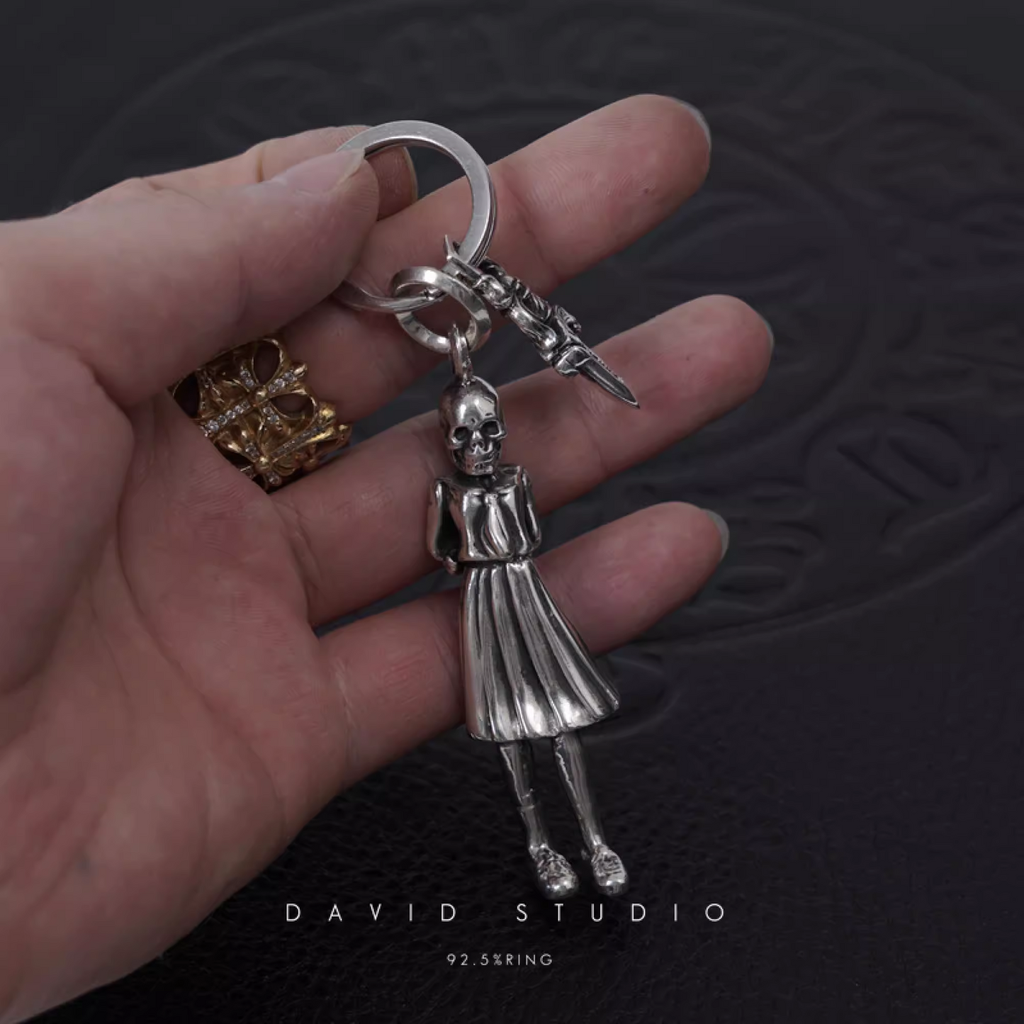 FOTI SKIPPY AND DAGGER KEY RING