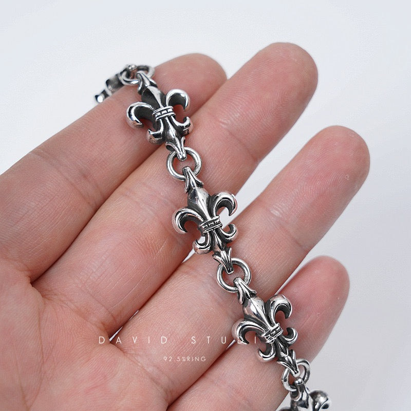 BS FLEUR CROSS CUT OUT LINK BRACELET