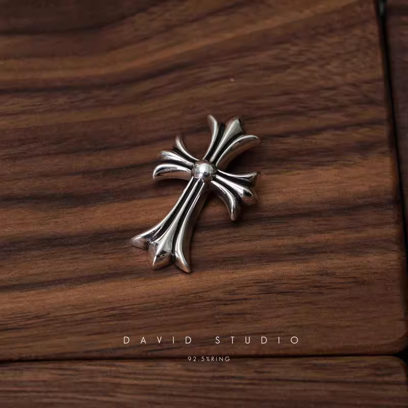 SMALL CROSS PENDANT