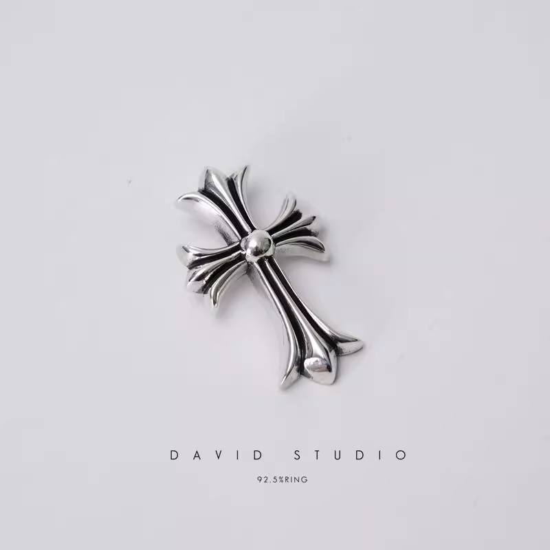 SMALL CROSS PENDANT