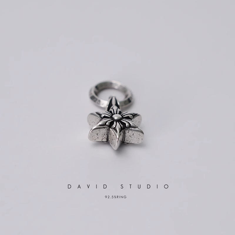STAR CHARM