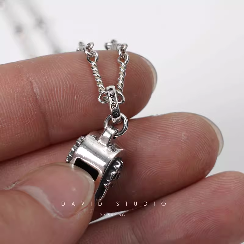 MINI DAGGER WHISTLE PENDANT – TWIST CHAIN