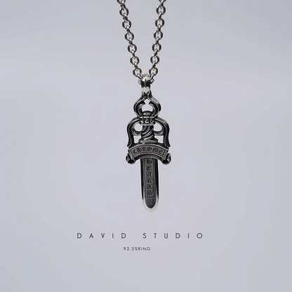 LARGE DAGGER PENDANT – ROLL CHAIN