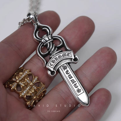 LARGE DAGGER PENDANT – ROLL CHAIN