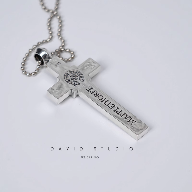 MAPPLETHORPE PENDANT – BALL CHAIN