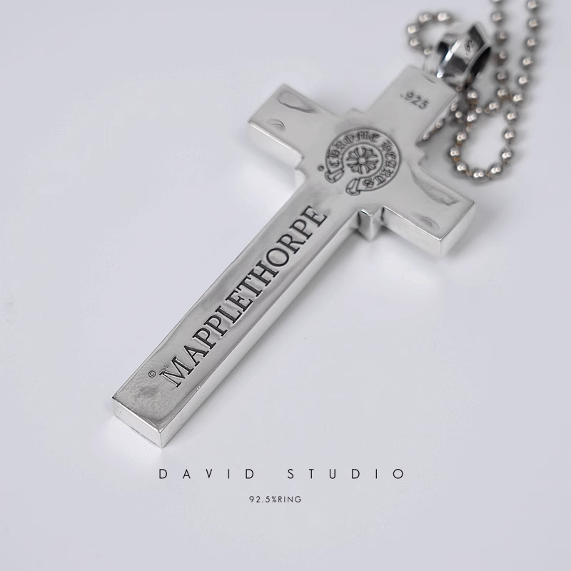 MAPPLETHORPE PENDANT – BALL CHAIN