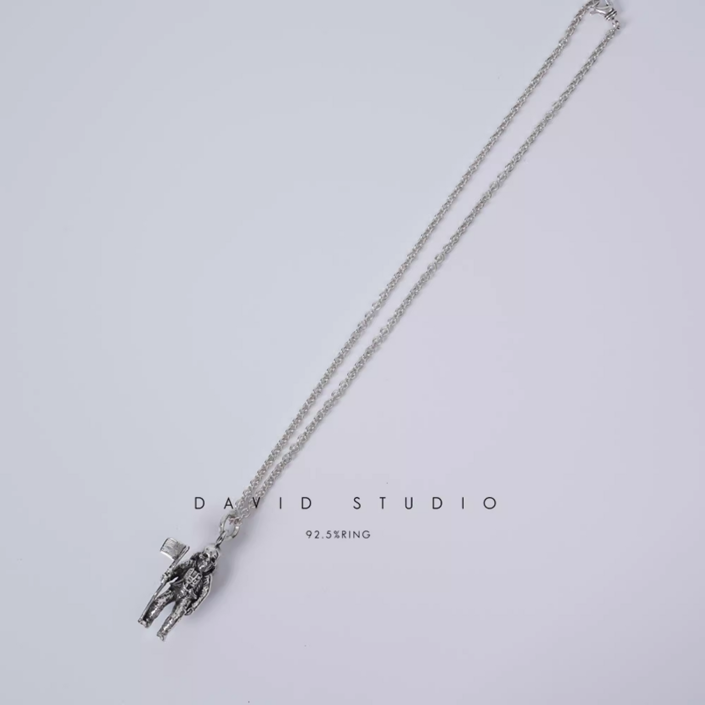 FOTI ASTRONAUT PENDANT – ROLL CHAIN