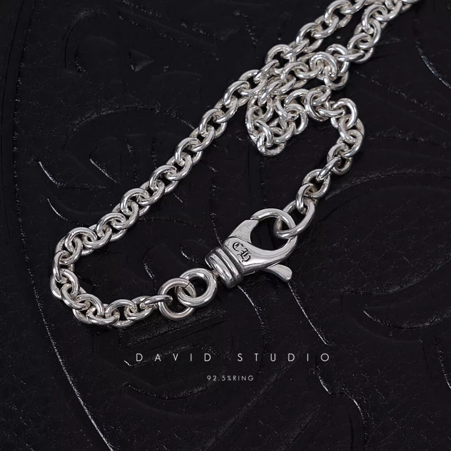 FOTI ASTRONAUT PENDANT – ROLL CHAIN