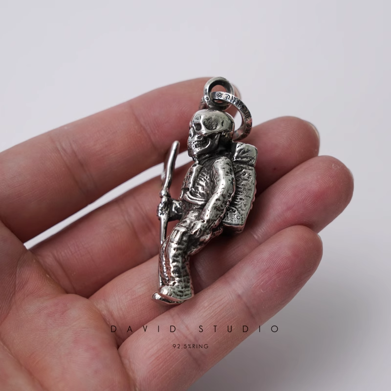 FOTI ASTRONAUT PENDANT