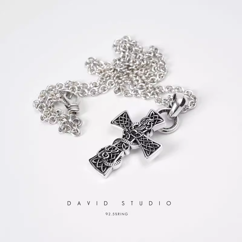 CELTIC CROSS PENDANT – ROLL CHAIN
