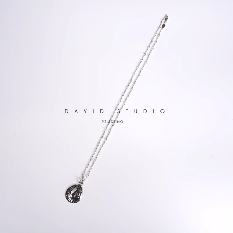 MATTY BOY PENDANT – TWIST CHAIN