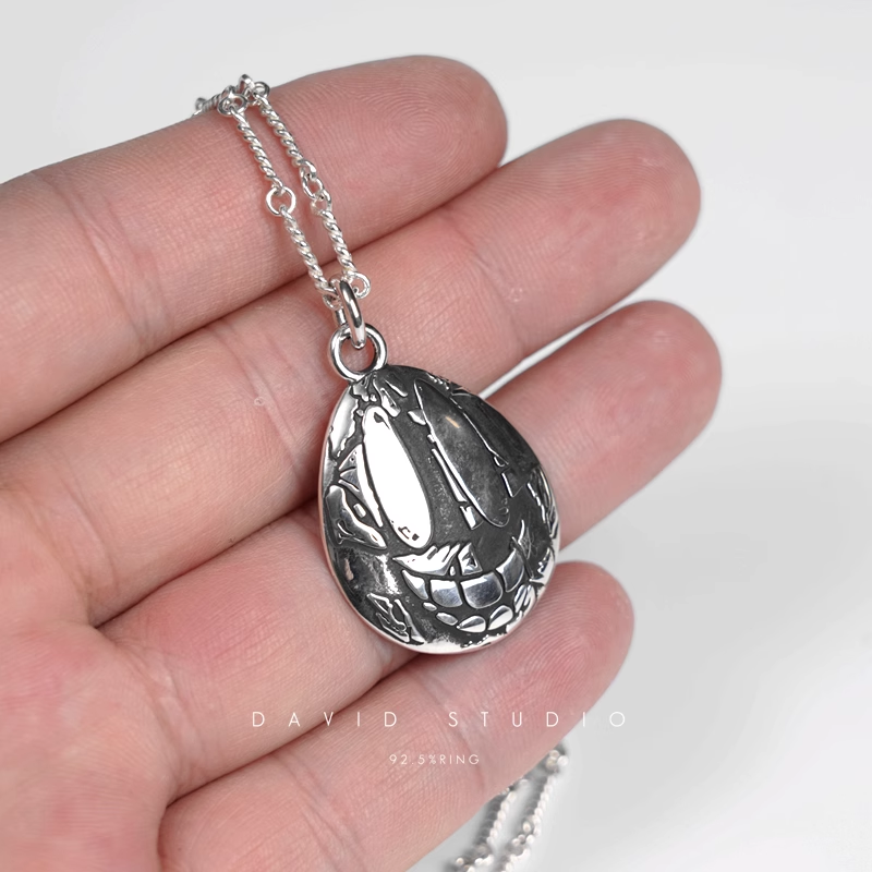 MATTY BOY PENDANT – TWIST CHAIN
