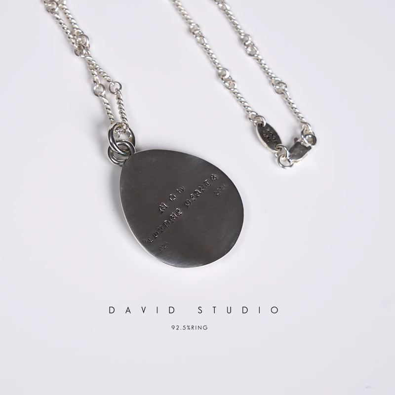 MATTY BOY PENDANT – TWIST CHAIN
