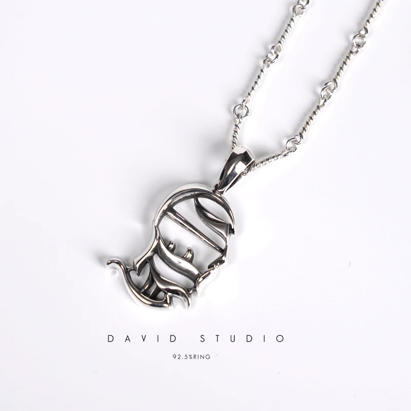 CH LOGO PENDANT – TWIST CHAIN