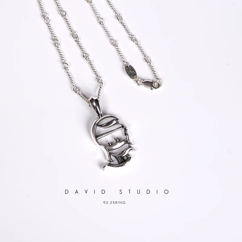CH LOGO PENDANT – TWIST CHAIN