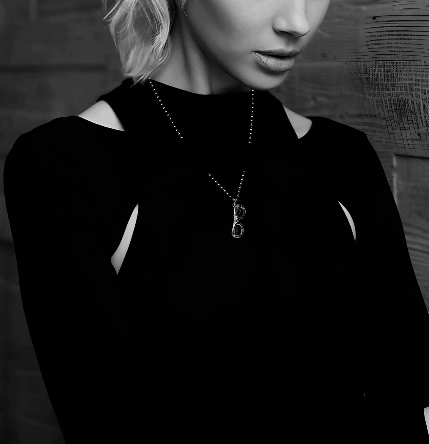 GLASSES PENDANT – BALL CHAIN
