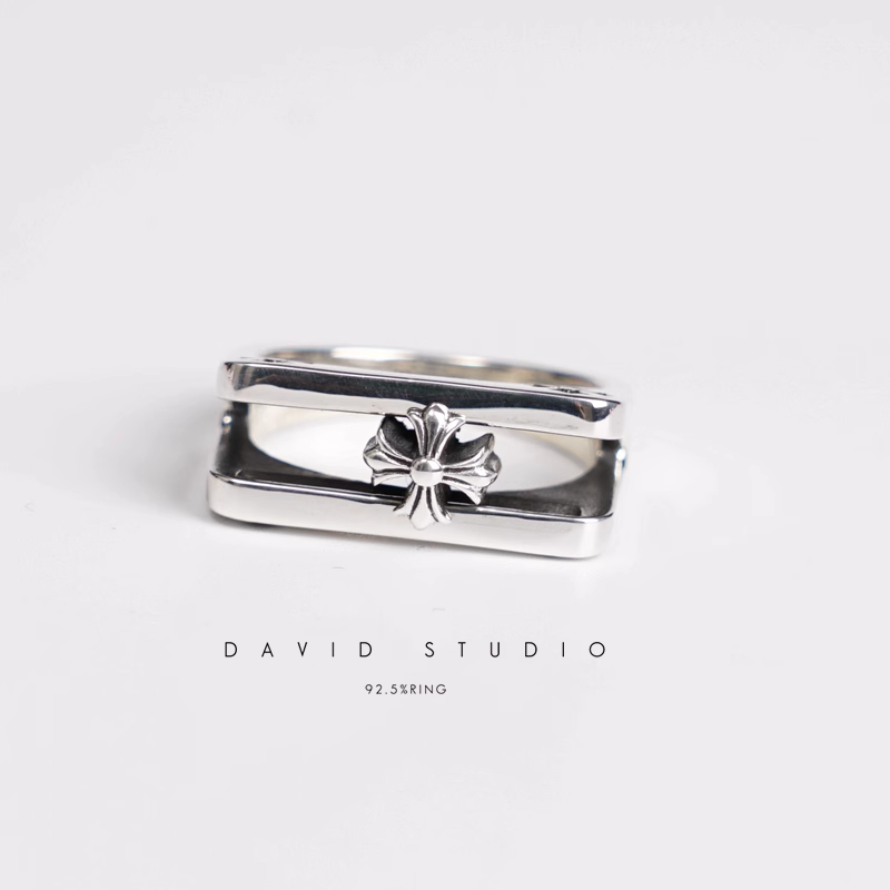 CHROME HEARTS MOVABLE CROSS RING