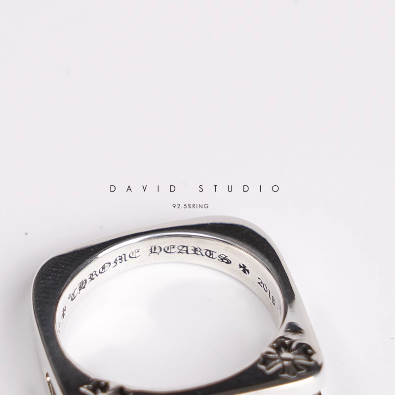 CHROME HEARTS MOVABLE CROSS RING