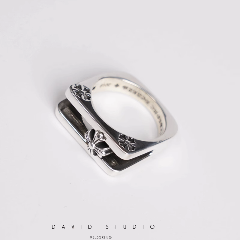 CHROME HEARTS MOVABLE CROSS RING