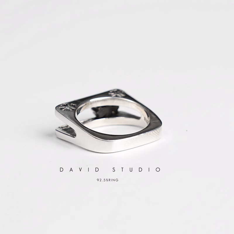 CHROME HEARTS MOVABLE CROSS RING