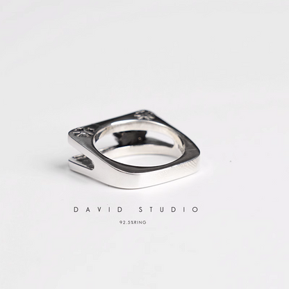CHROME HEARTS MOVABLE CROSS RING