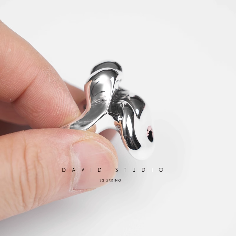 LARGE ROLLING STONES TONGUE RING