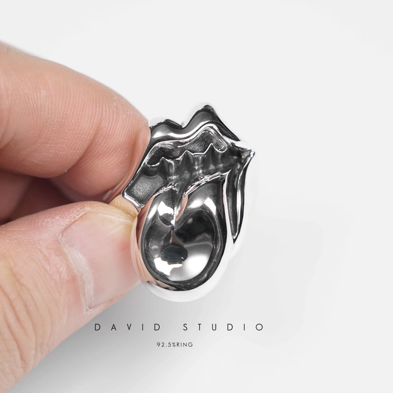 LARGE ROLLING STONES TONGUE RING