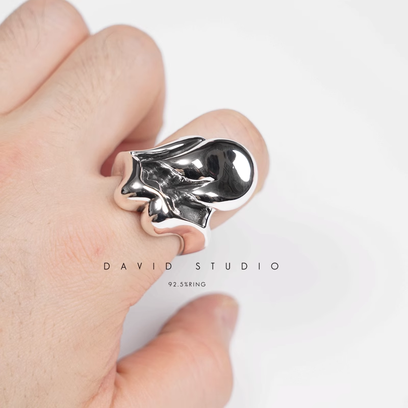 LARGE ROLLING STONES TONGUE RING