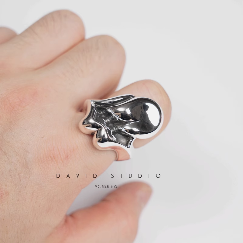 LARGE ROLLING STONES TONGUE RING