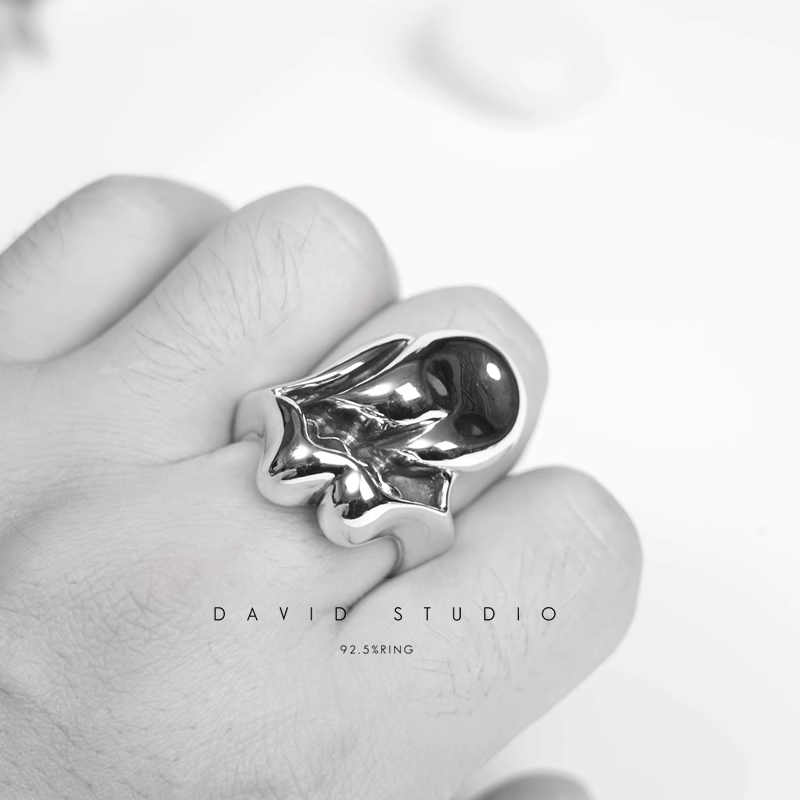 LARGE ROLLING STONES TONGUE RING