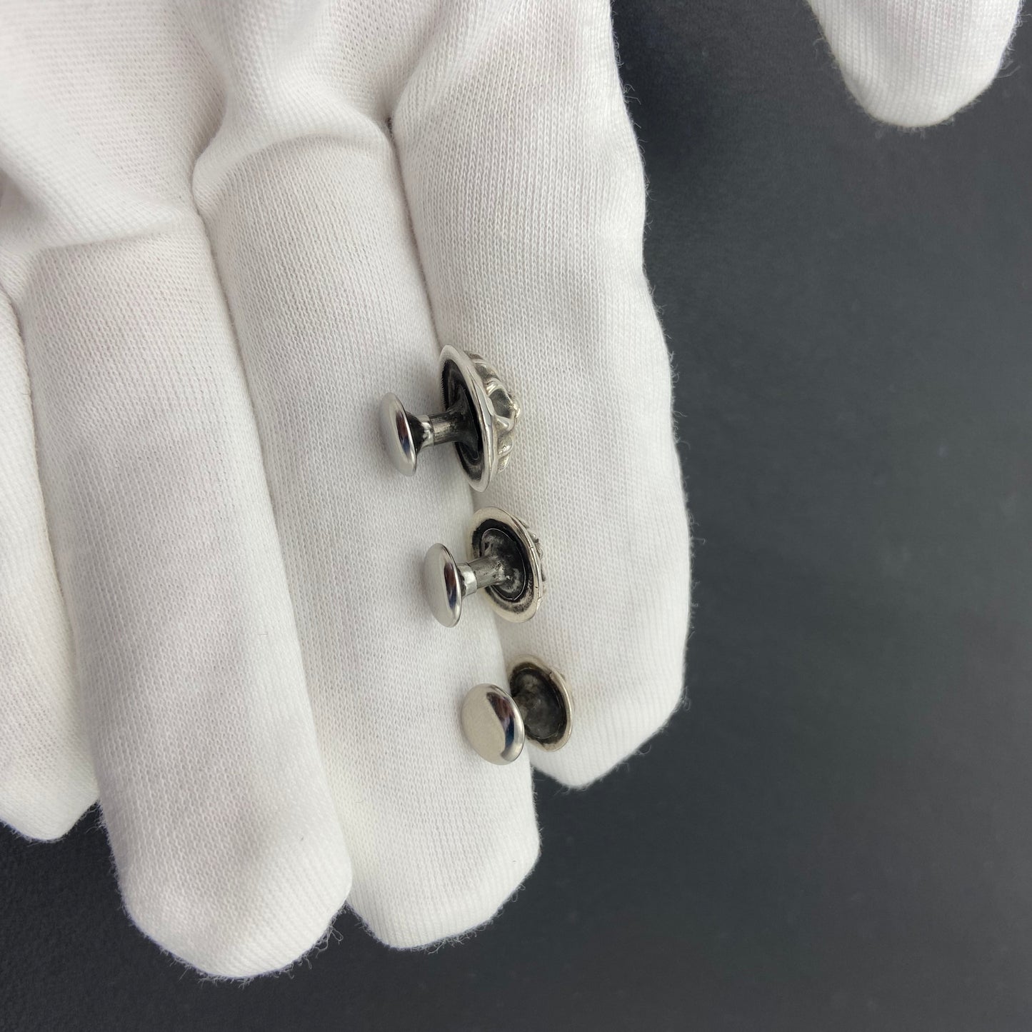 CH PLUS RIVET BUTTON