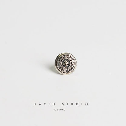 HORSESHOE RIVET BUTTON