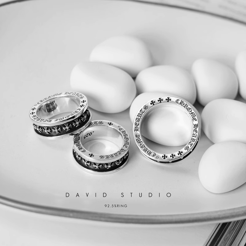 TINY CH PLUS SPINNER RING