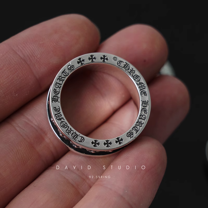 TINY CH PLUS SPINNER RING