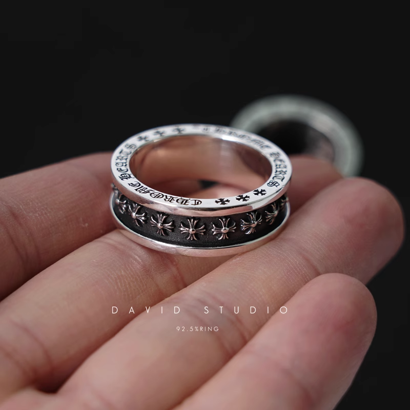 TINY CH PLUS SPINNER RING