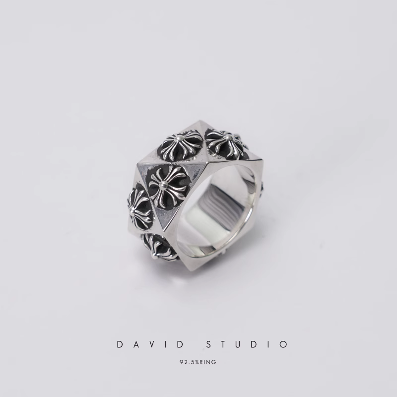 CH PLUS PENTAGON RING