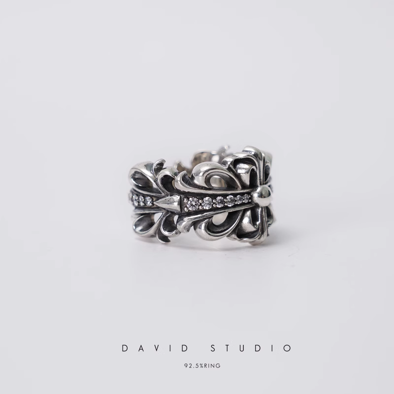 DOUBLE FLORAL RING WITH WHITE DIAMONDS