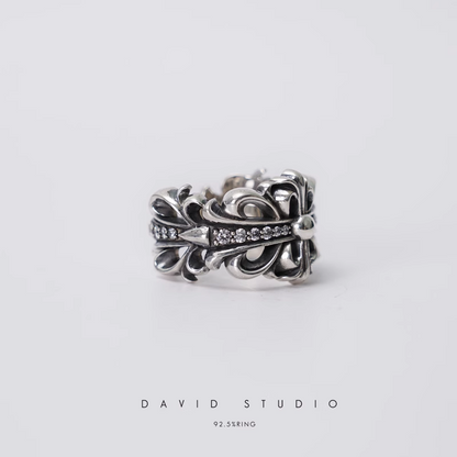 DOUBLE FLORAL RING WITH WHITE DIAMONDS