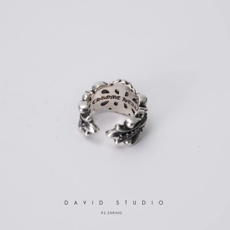 DOUBLE FLORAL RING WITH BLACK DIAMONDS