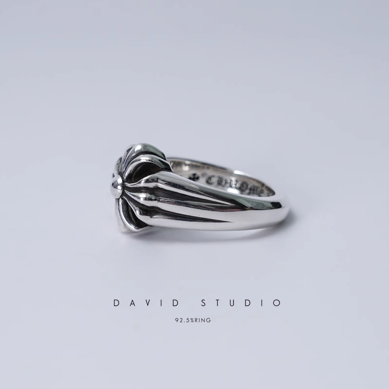 CH PLUS SIGNET RING