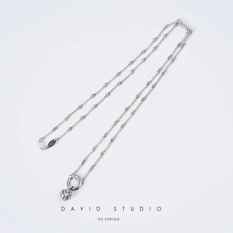 PYRAMID PLUS BALL CHARM – TWIST CHAIN