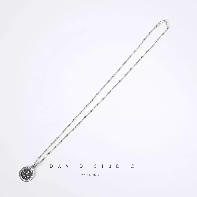 FOTI MEDALLION PENDANT – TWIST CHAIN
