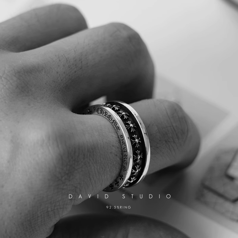 TINY CH PLUS SPINNER RING